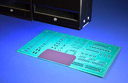 Black & Light: resine epossidiche nere innovative che polimerizzano con la luce UV